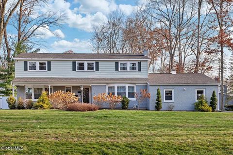 Photo of 18 Par Del Rio, Clifton Park, NY 12065 (MLS # 202530328)