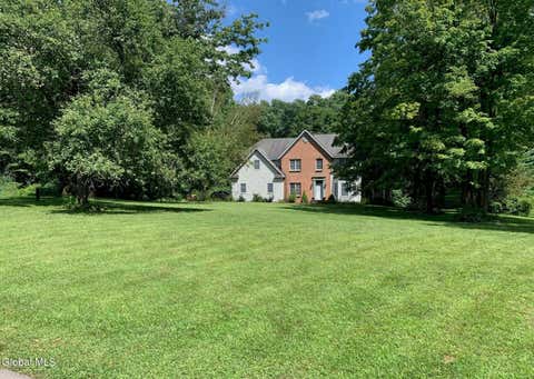 Homes For Sale - 5 King James Court<br/> Saratoga County, Saratoga Springs, NY 12866