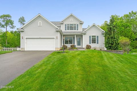 Photo of 6 Sierra Court, Schenectady, NY 12304 (MLS # 202618319)