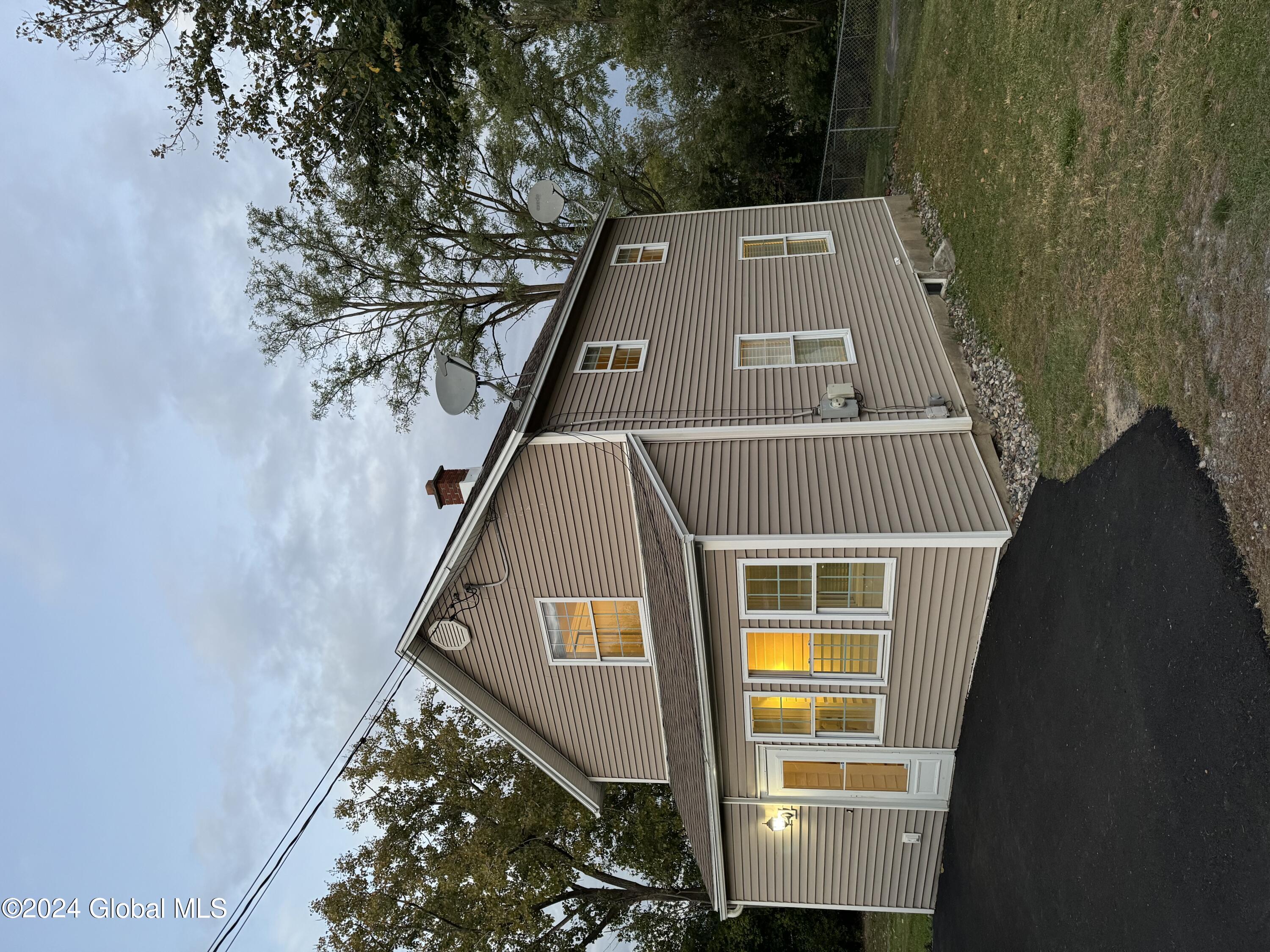 224 River Road, Glenmont, New York image 1