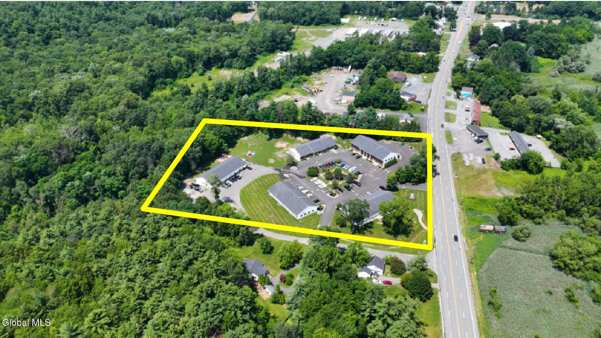 1580 Columbia Turnpike