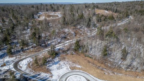 Photo of 8 Vista Grande Drive, Wilton, NY 12831 (MLS # 202614104)