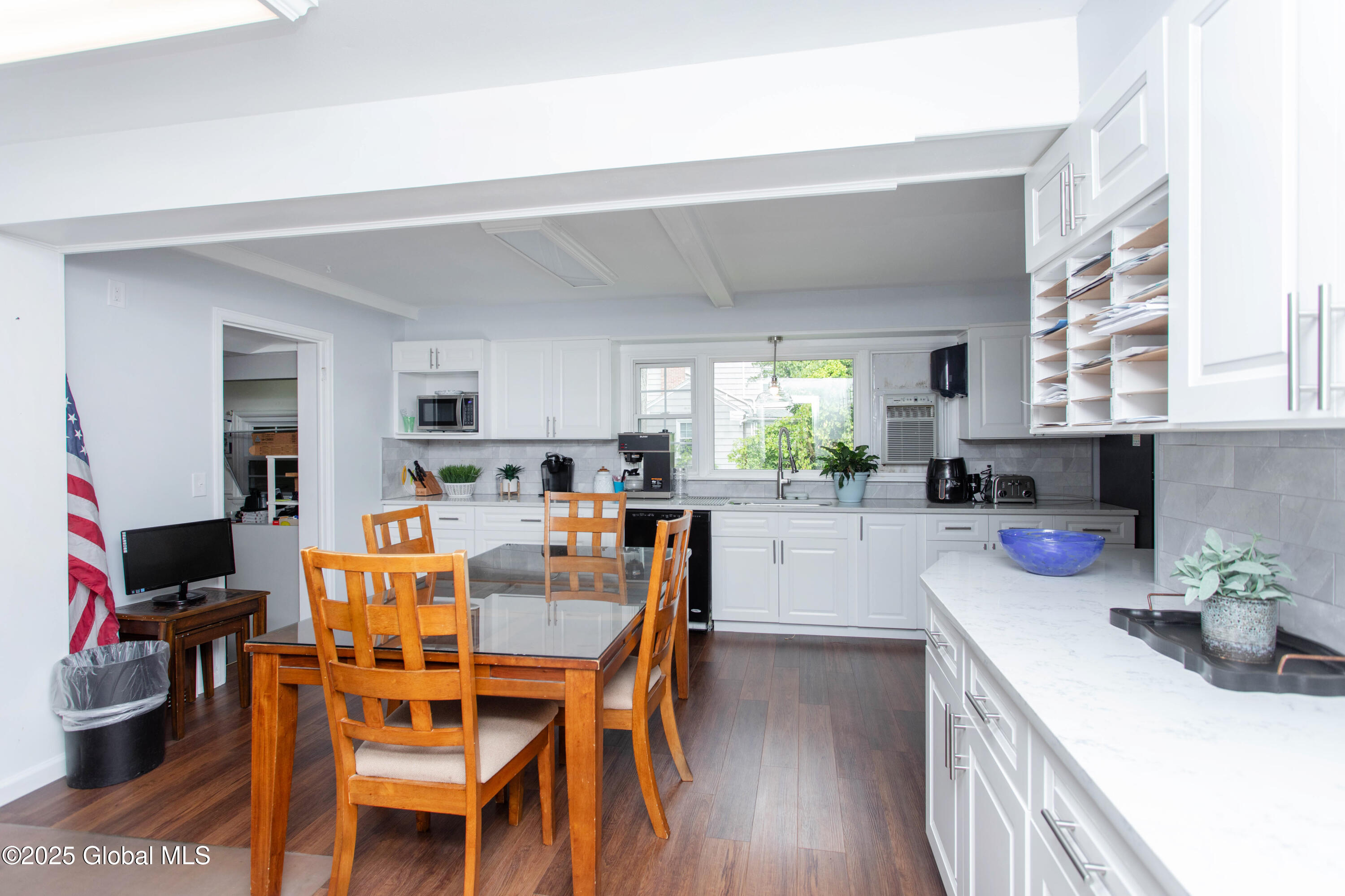 Delmar, New York 12054, United States, ,Residential,Active,105575