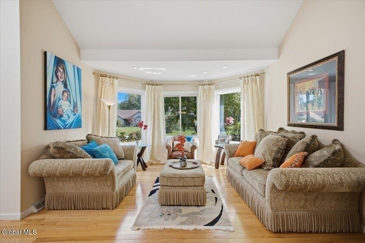 18 Pinion Pine Lane