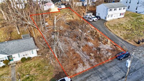 Photo of 12 Woodlawn Court, Troy, NY 12180 (MLS # 202610963)