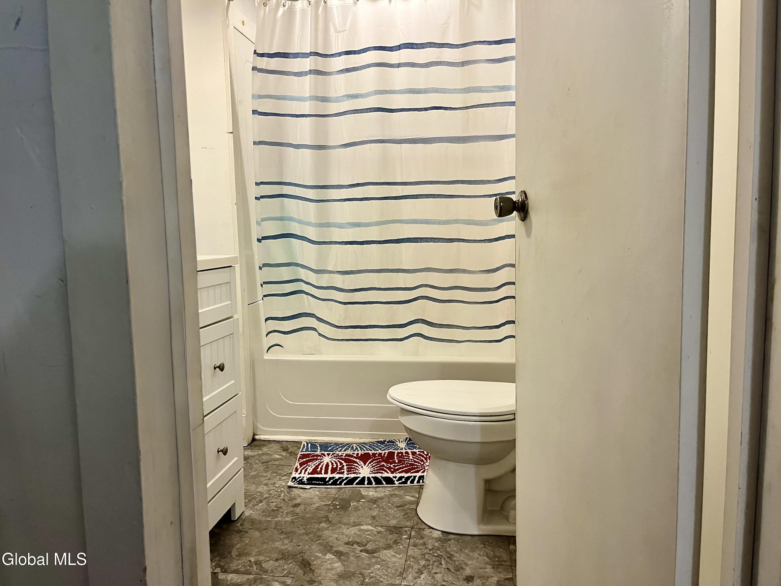 Valatie, New York 12184, United States, 5 Bedrooms Bedrooms, ,2 BathroomsBathrooms,Residential,Active,166894