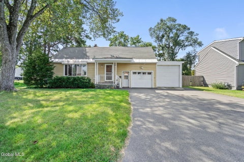 Photo of 1039 Bill Road, Rotterdam, NY 12303 (MLS # 202626250)
