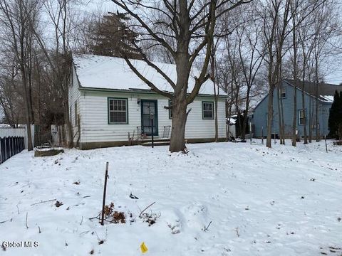 Photo of 40 Killean Park, Albany, NY 12205 (MLS # 202611070)