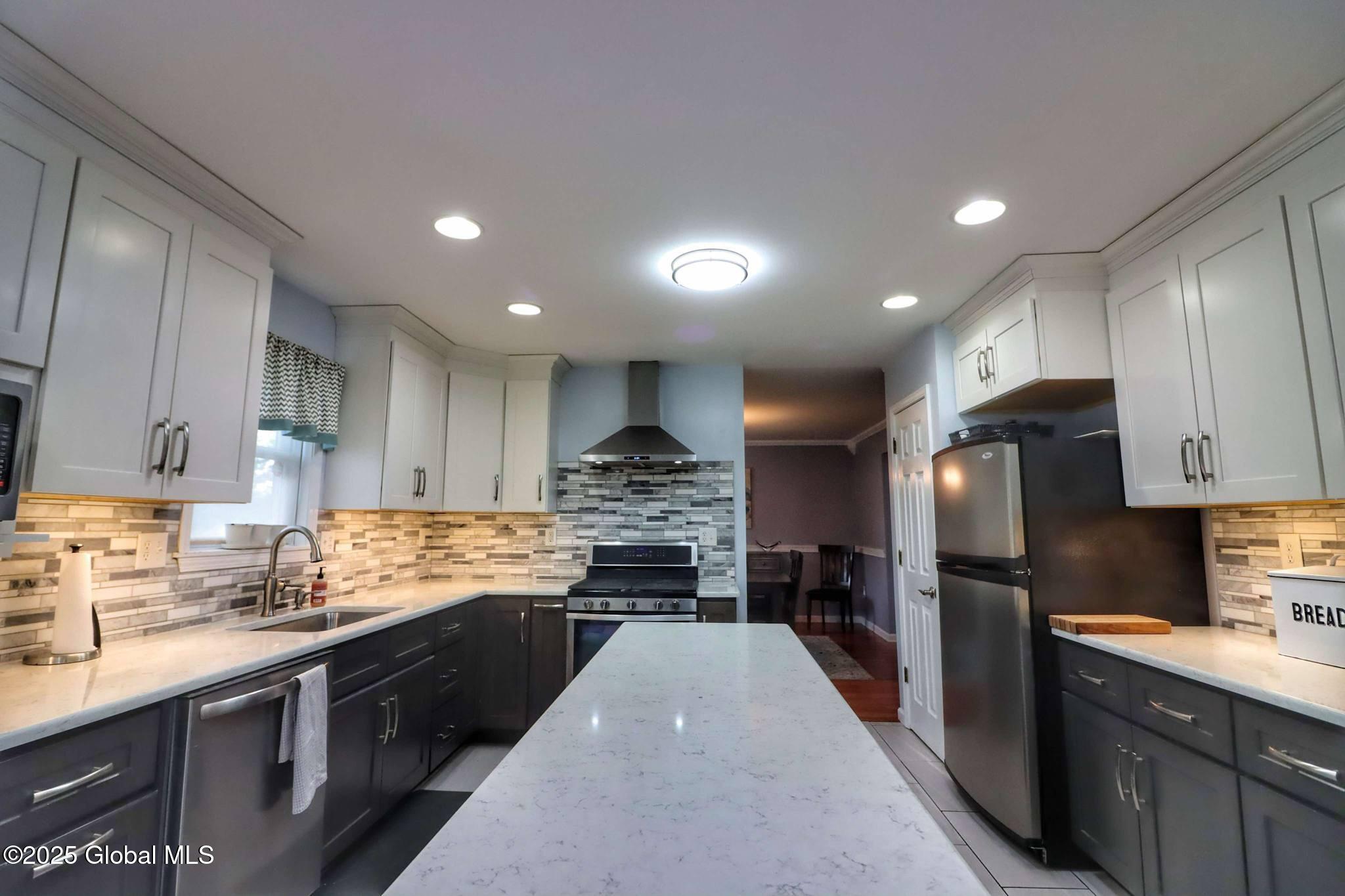 111 Windswept Drive, Amsterdam, New York image 16