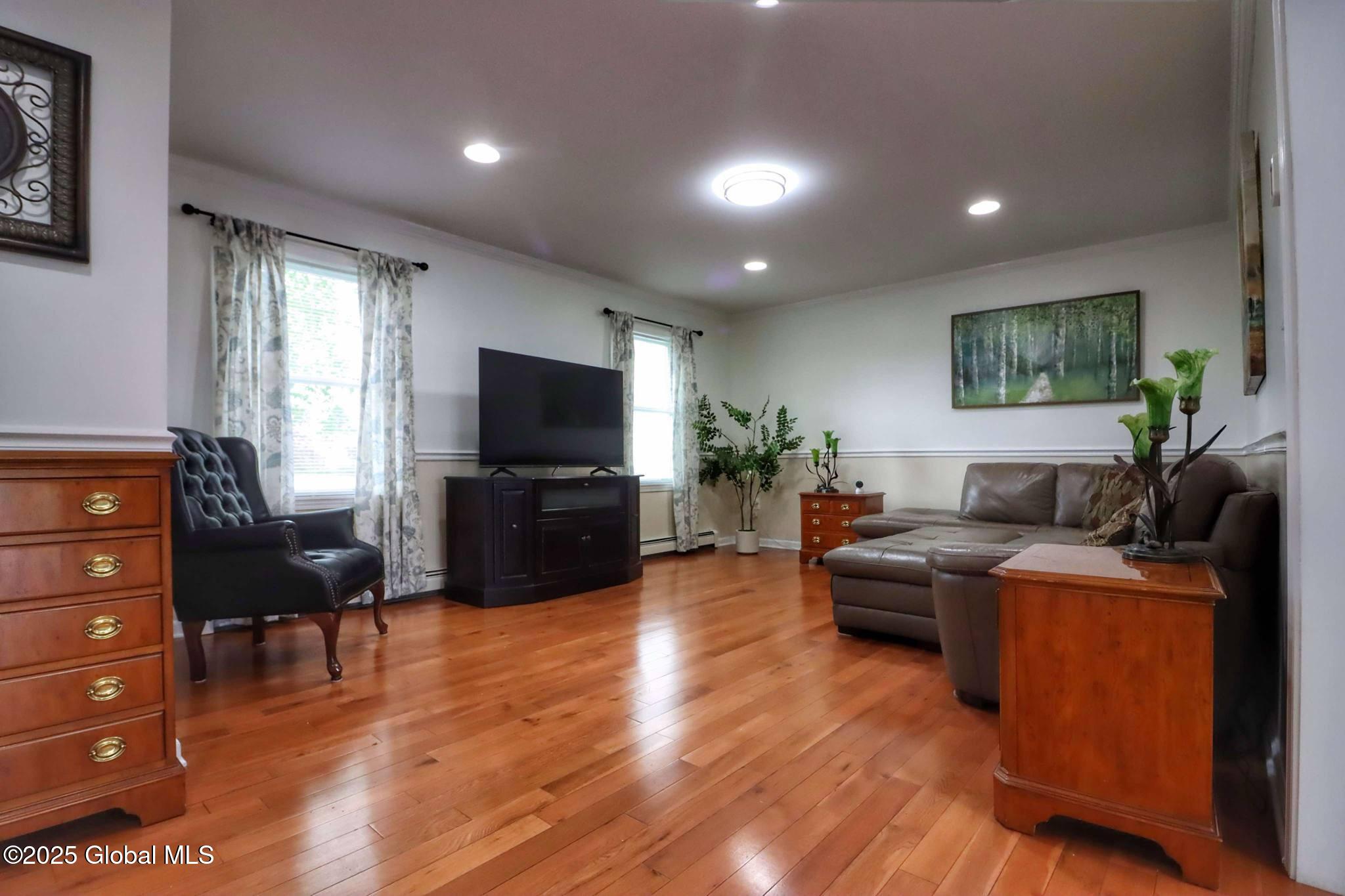 111 Windswept Drive, Amsterdam, New York image 7