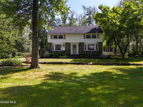 Photo of 2270 Stuyvesant Drive, Niskayuna, NY 12309 (MLS # 202622116)