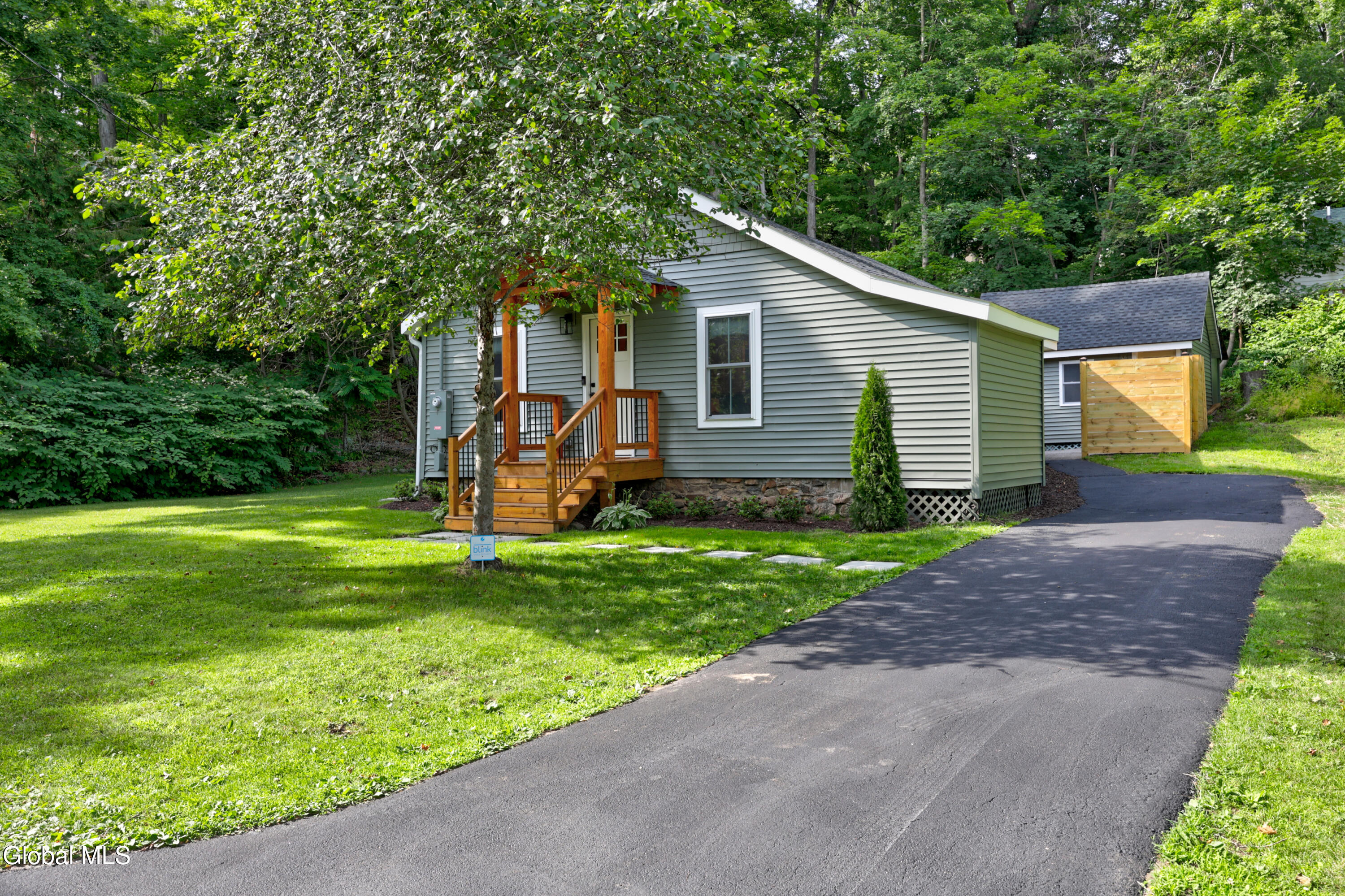 24 Mohican Road