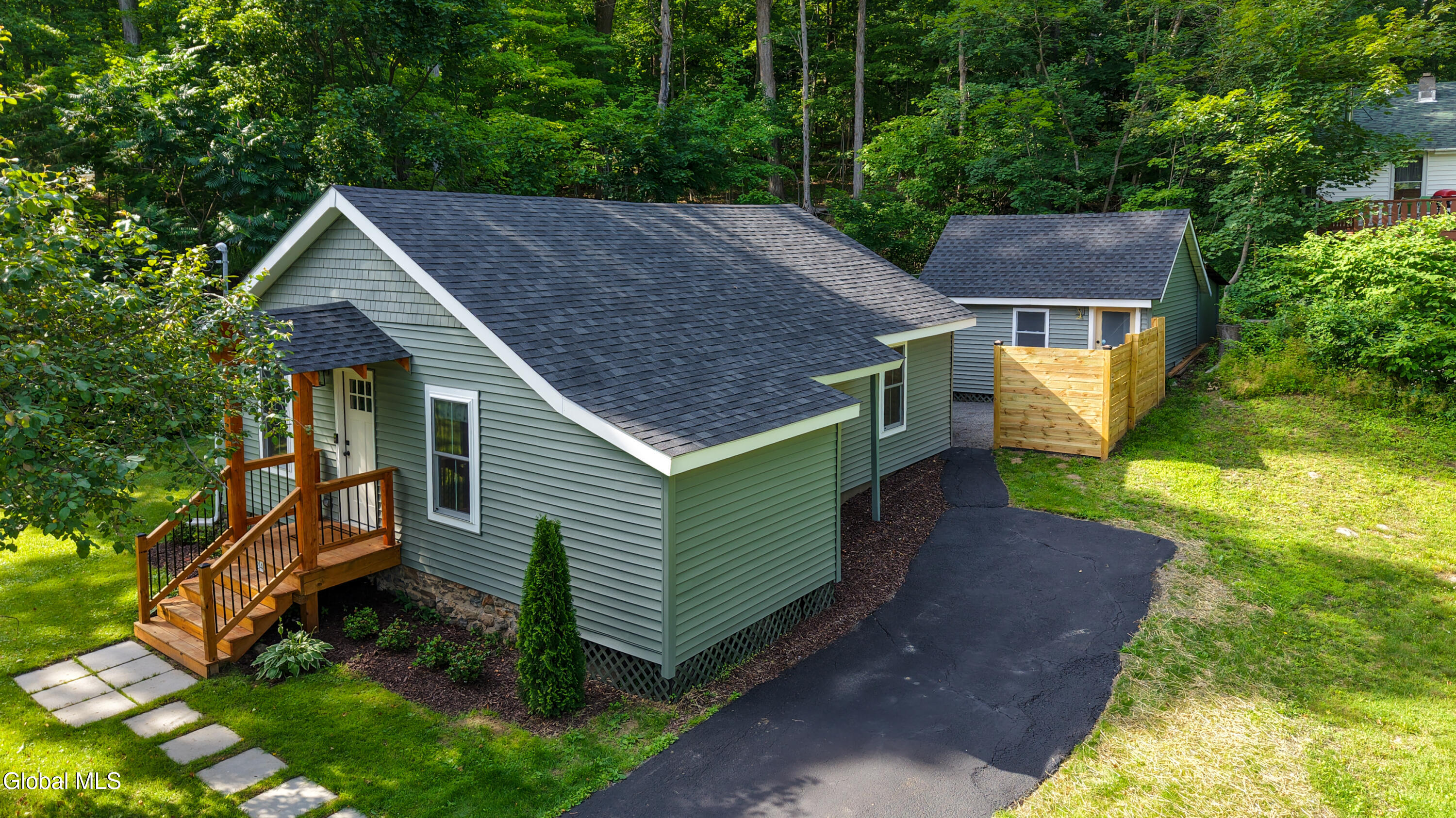 24 Mohican Road