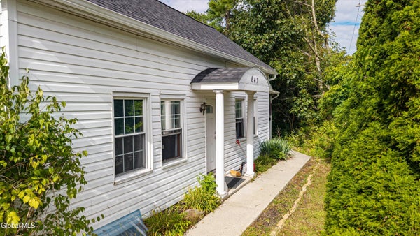 647 SARATOGA RD, SCHENECTADY, NY 12302 - Image 878be9fe496567db201789decfcfec43/512579943