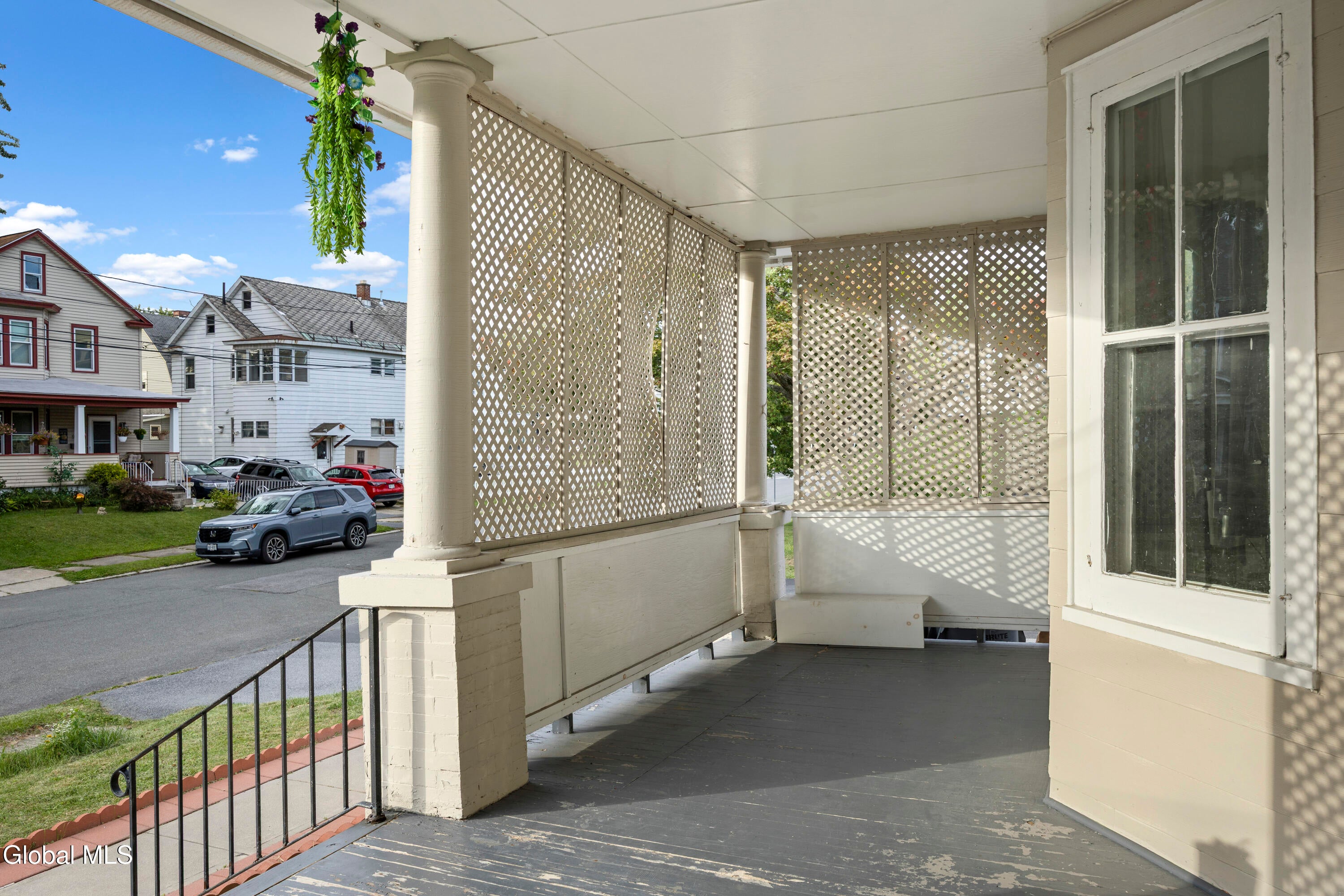 942 Central Parkway
