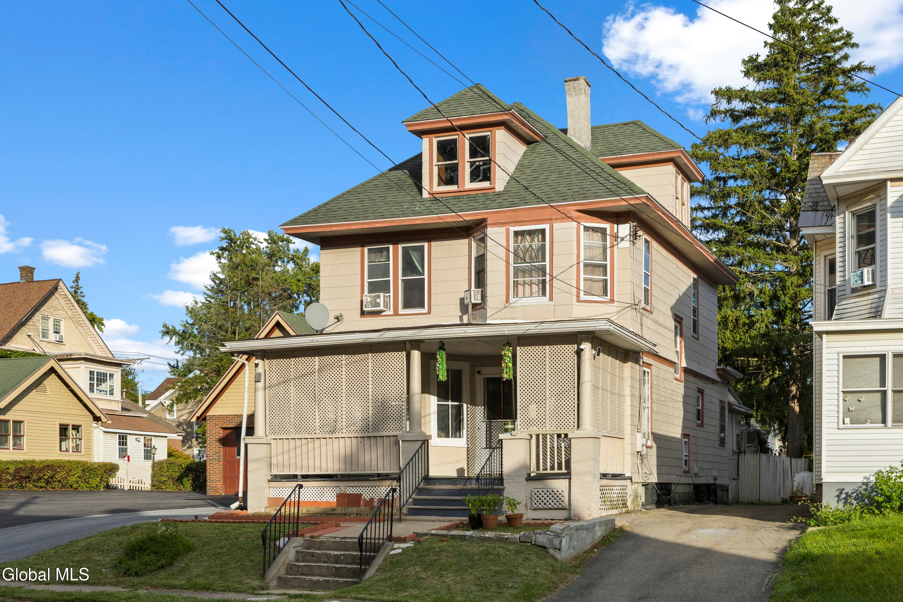 942 Central Parkway