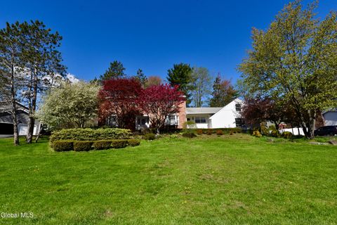 Photo of 1205 Viewmont Drive, Niskayuna, NY 12309 (MLS # 202616430)