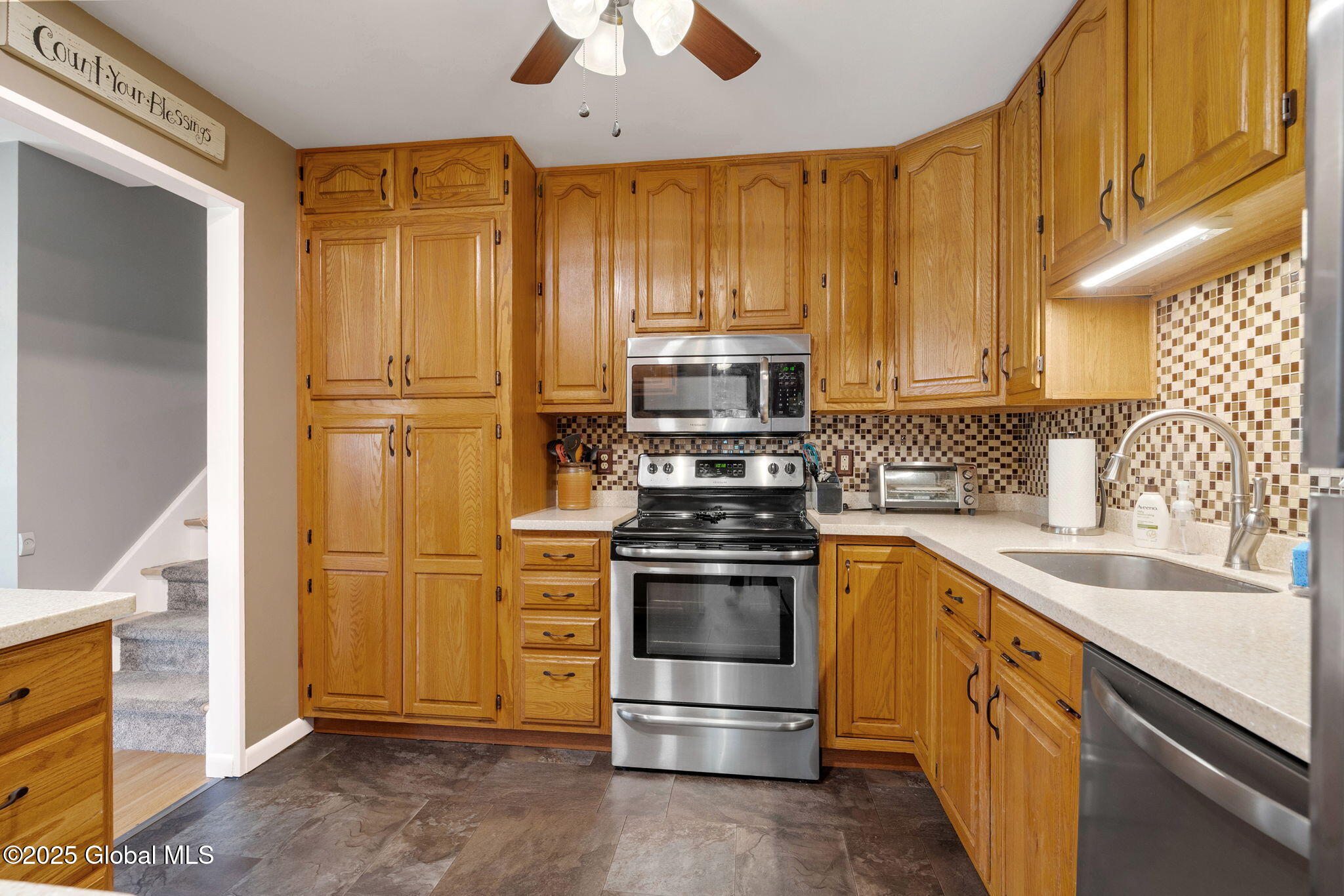 28 Hialeah Drive, Colonie, New York image 12
