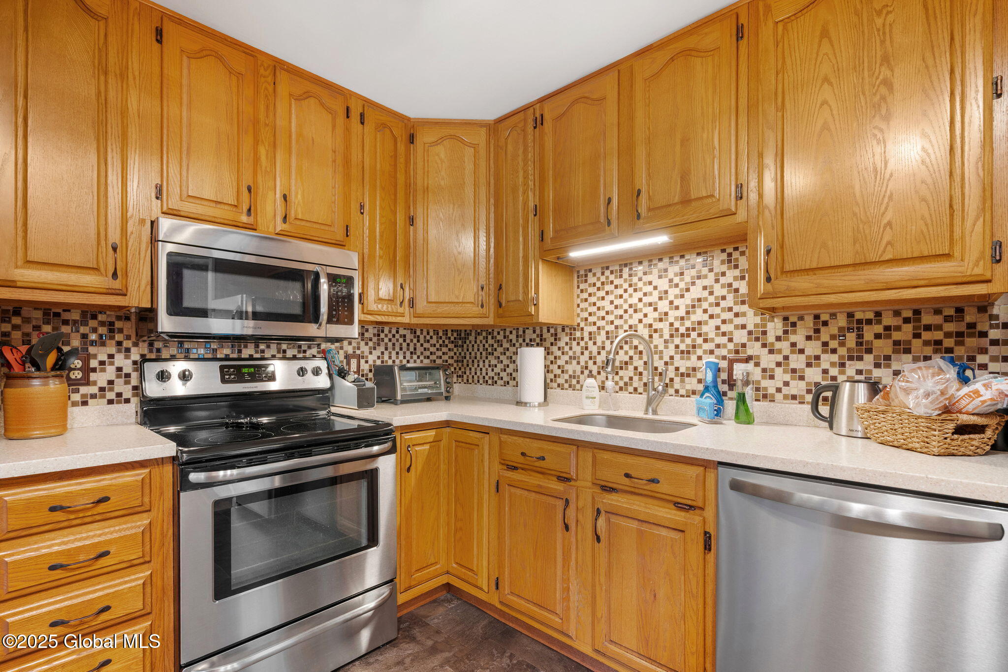 28 Hialeah Drive, Colonie, New York image 13