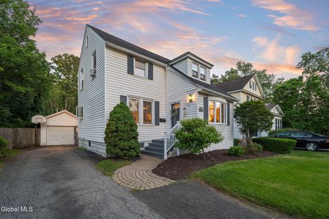 Homes For Sale - 1130 S Country Club Drive<br/> Schenectady County, Niskayuna, NY 12309