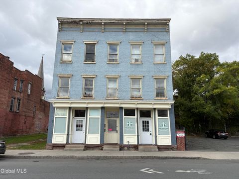 Photo of 347 S Pearl Street, Albany, NY 12202 (MLS # 202528189) Photo of 347 S Pearl Street, Albany, NY 12202 (MLS # 202528189)