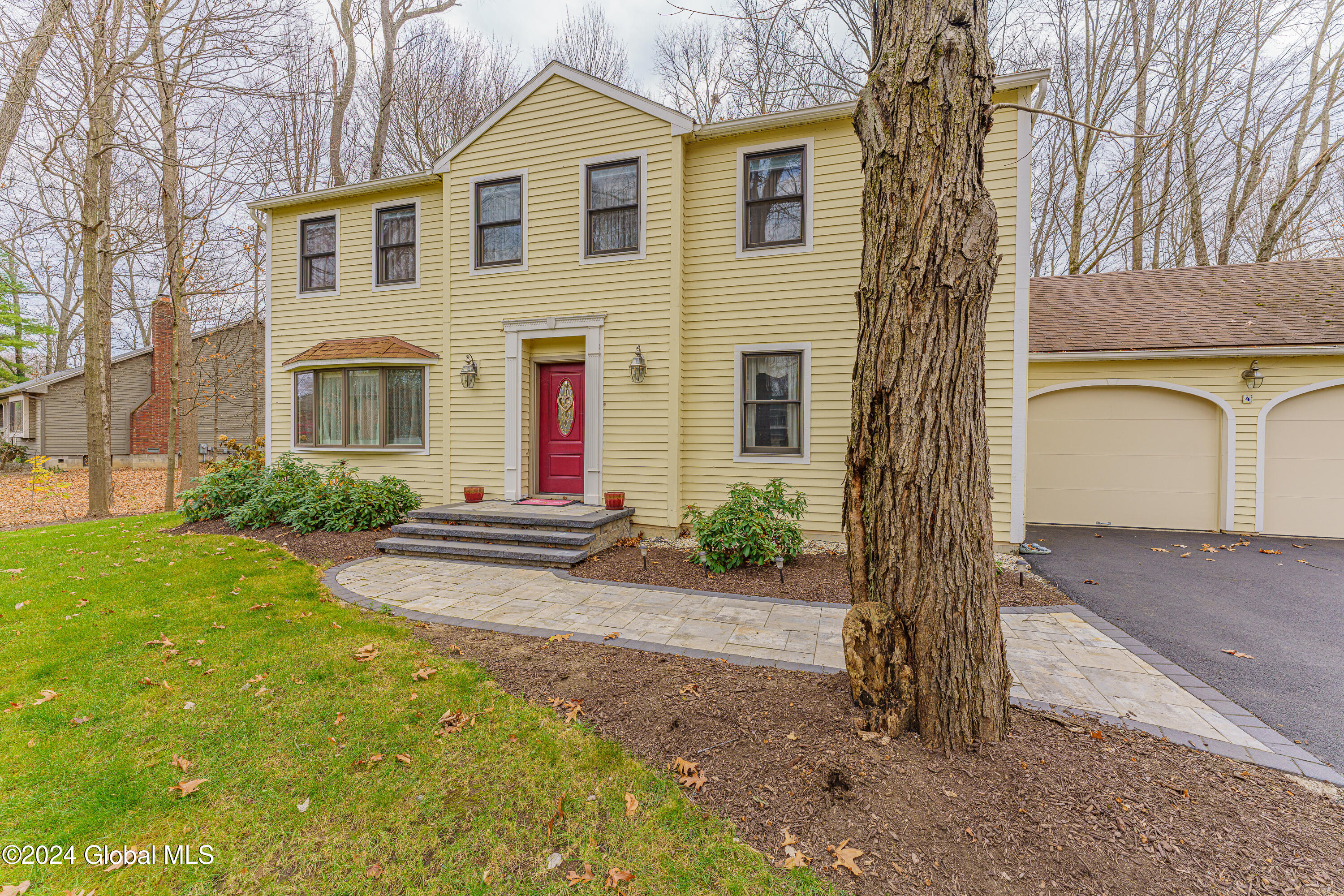 4 Woods Way, Clifton Park, New York image 3