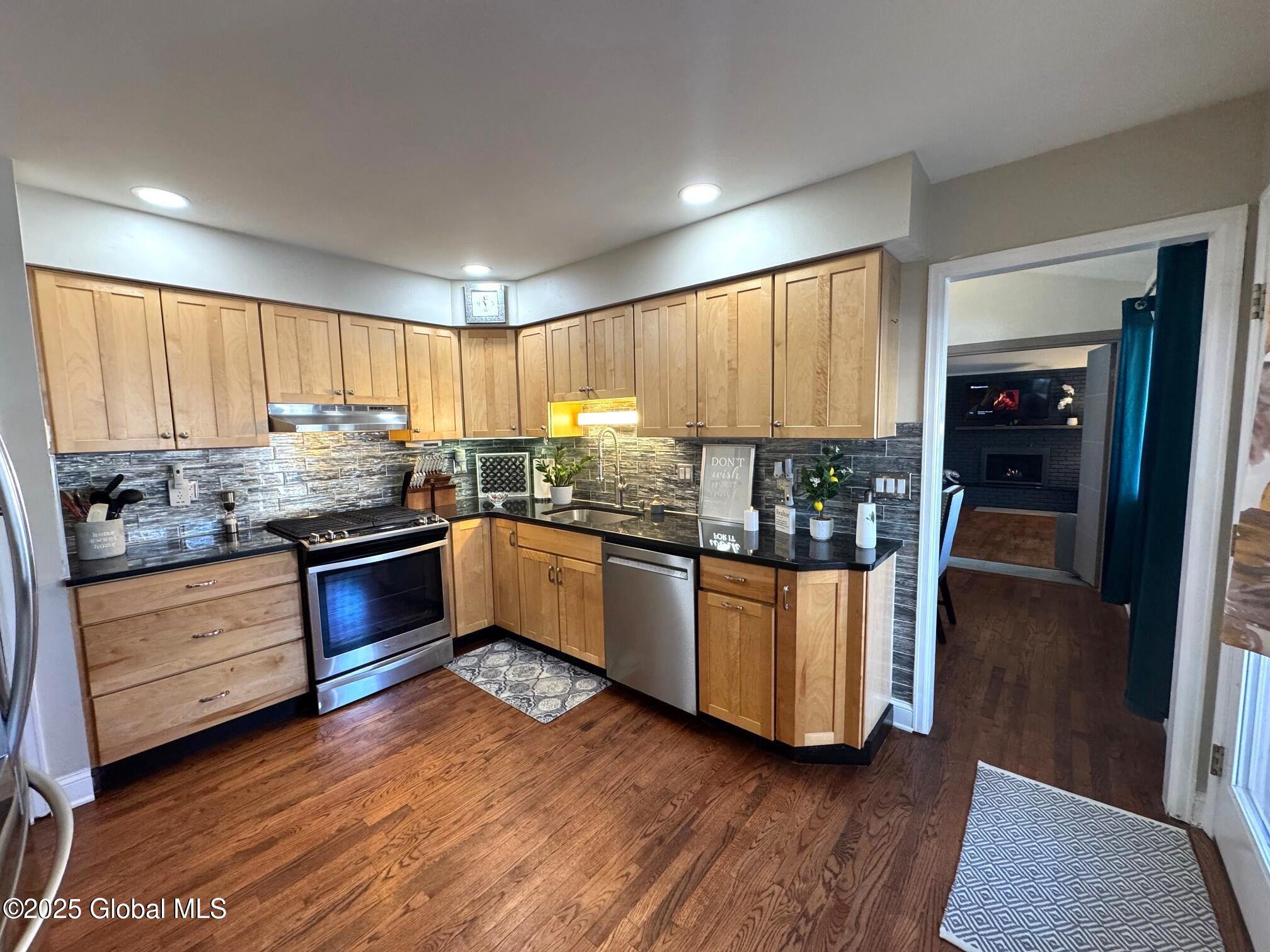 18 Patroon Place, Loudonville, New York image 9