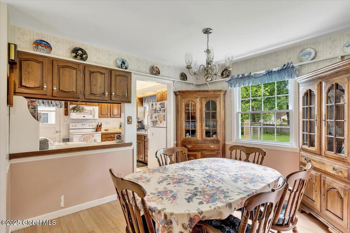27 Cedar Lane, Glenville, New York image 5