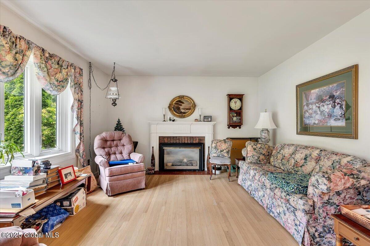 27 Cedar Lane, Glenville, New York image 3