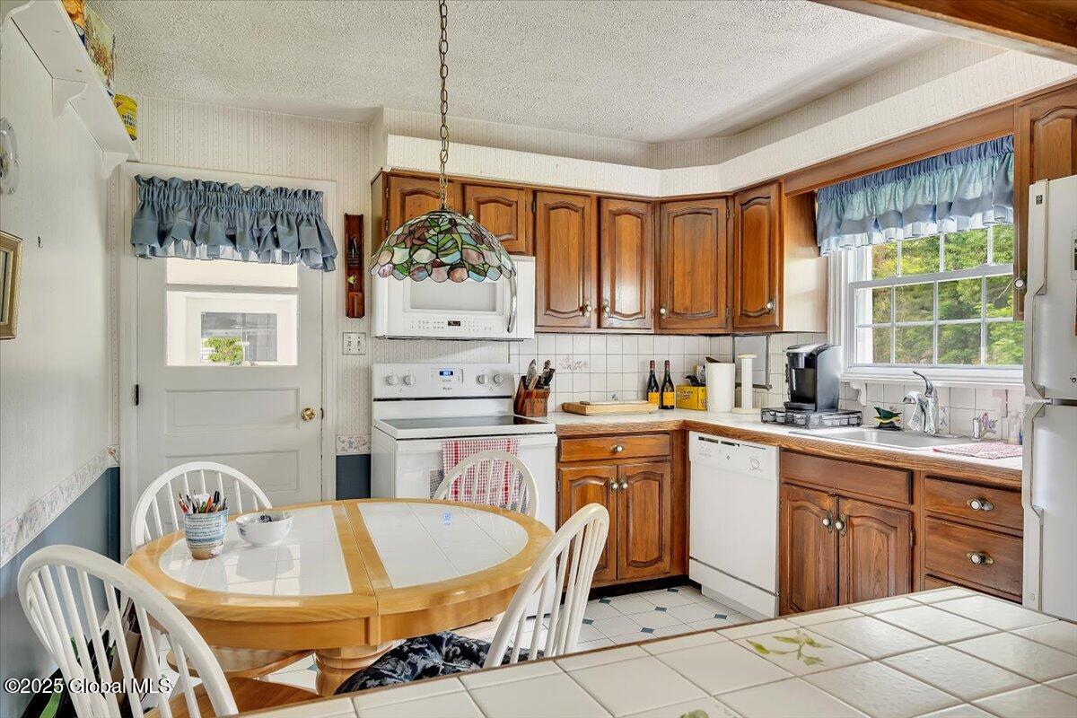 27 Cedar Lane, Glenville, New York image 8