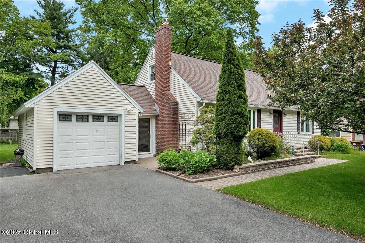 27 Cedar Lane, Glenville, New York image 1