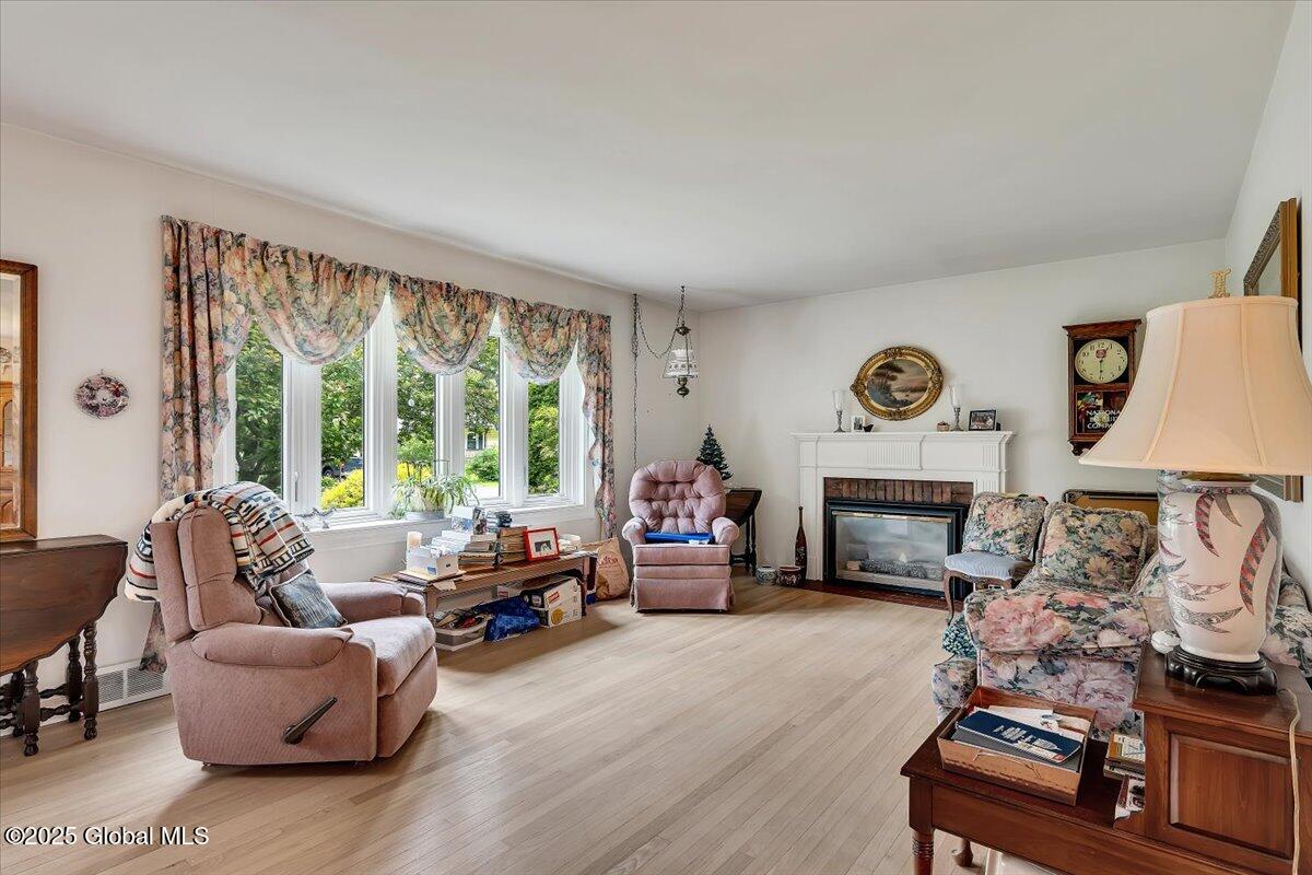 27 Cedar Lane, Glenville, New York image 2