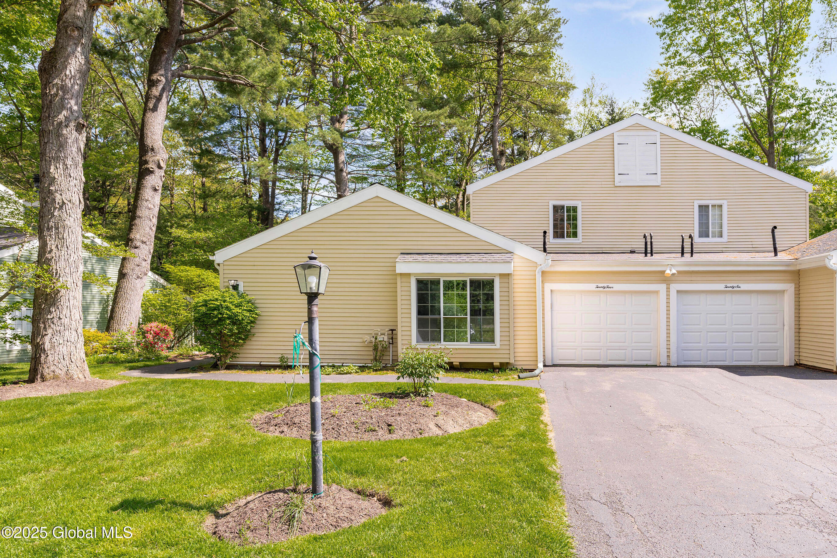 24 Chestnut Road, Delmar, New York image 1