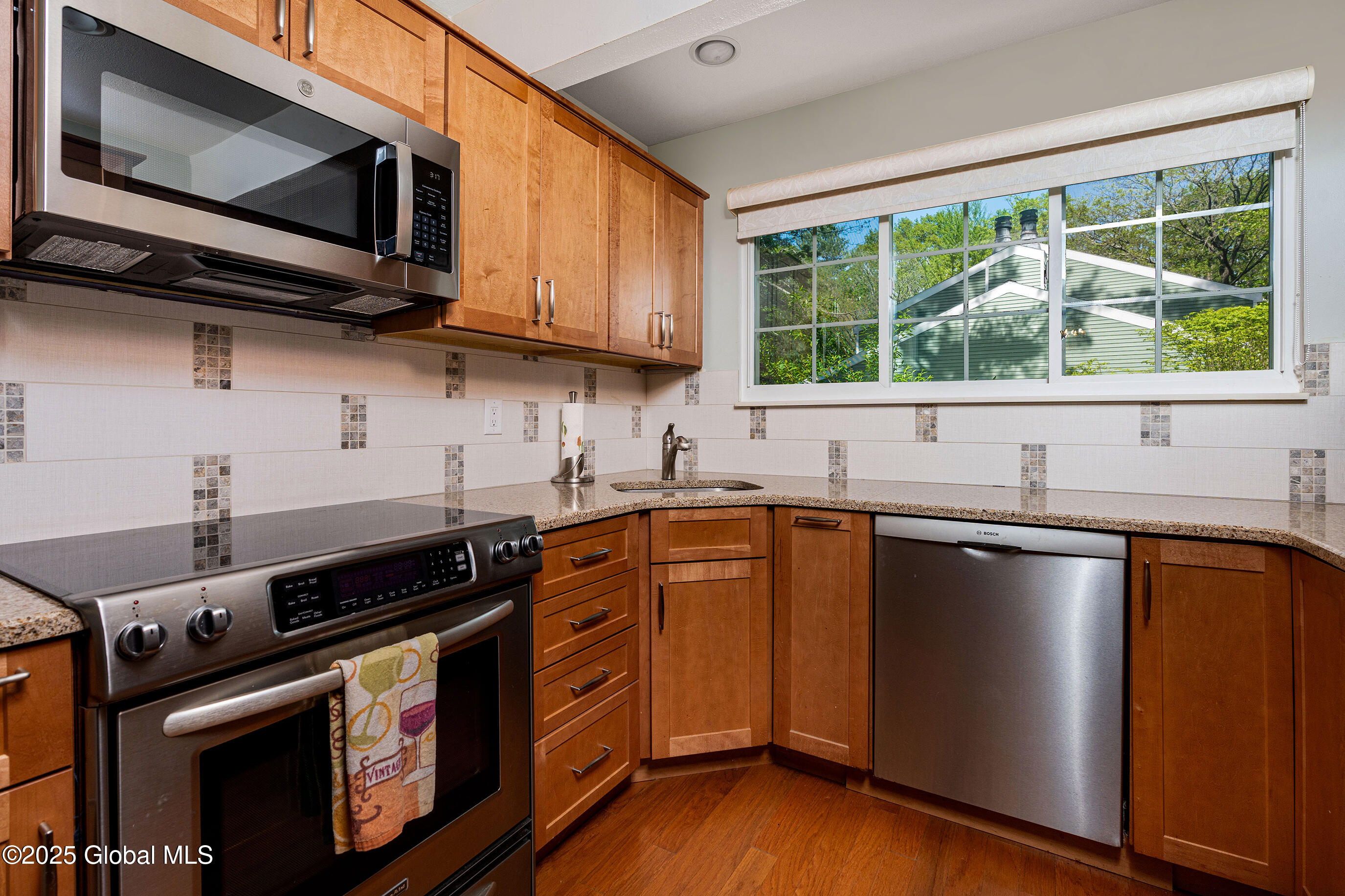 24 Chestnut Road, Delmar, New York image 12