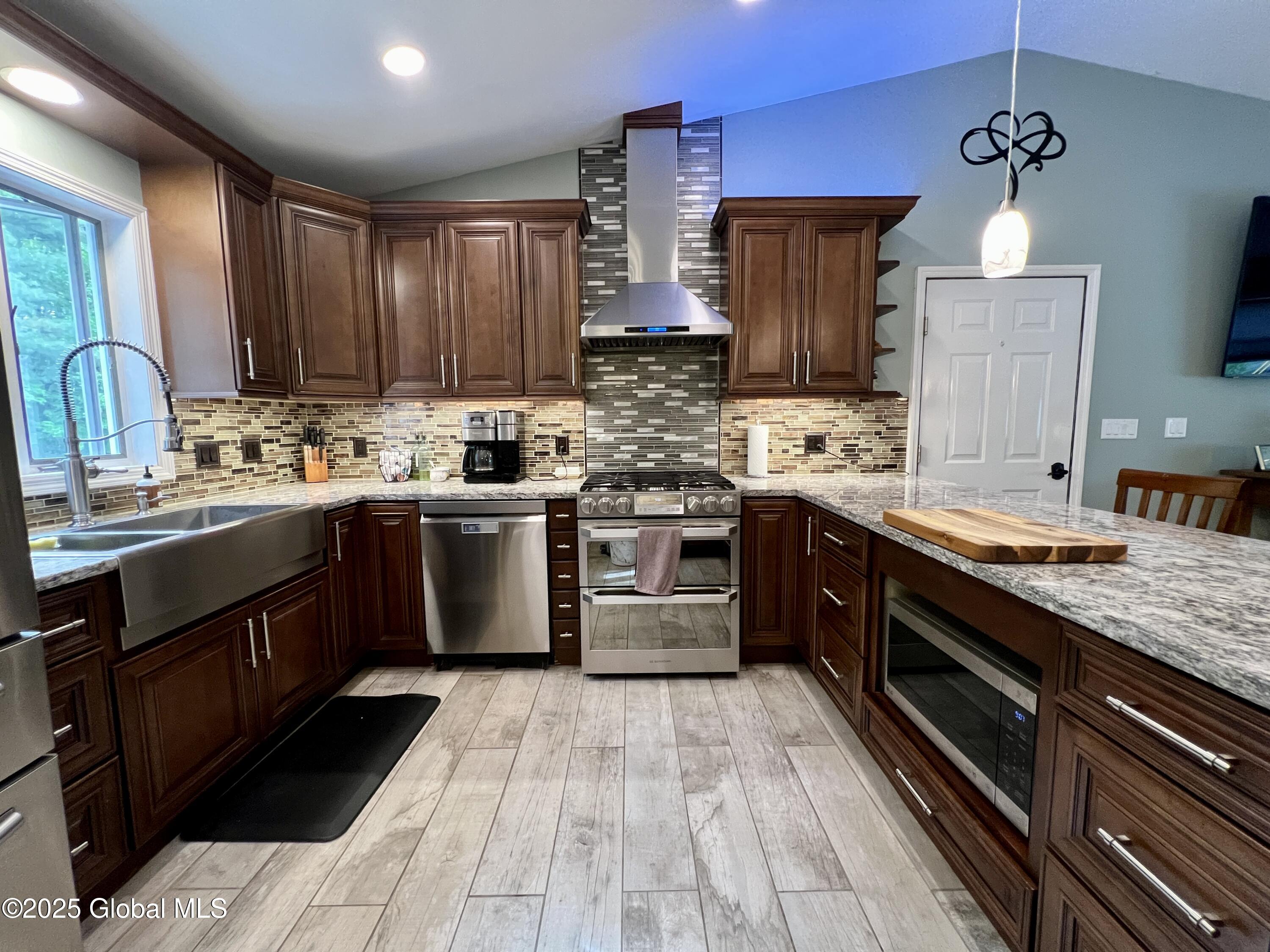 25 Hilton Drive, South Glens Falls, New York image 4