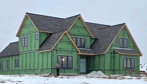 Photo of 4 Faulkner Drive, Waterford, NY 12188 (MLS # 202530652)