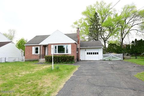Photo of 115 S Arrow Street, Schenectady, NY 12304 (MLS # 202616612)