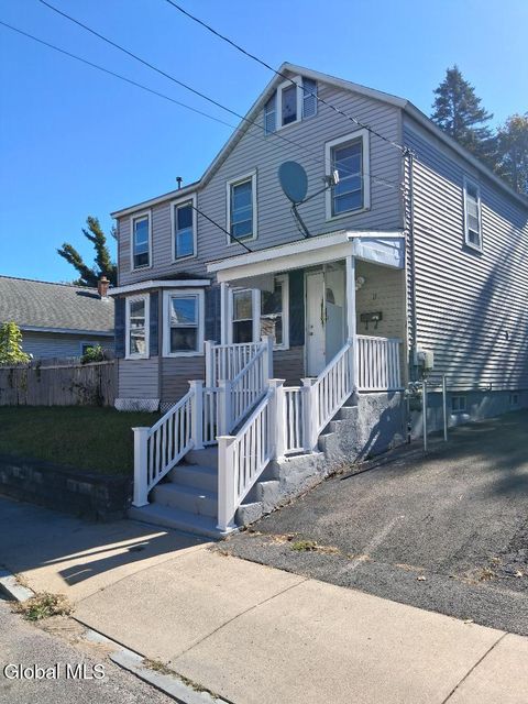 Photo of 11 YALE Street #11, Schenectady, NY 12304 (MLS # 202527569)