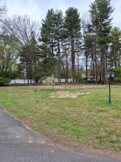 Photo of 21 Payne Court, Clifton Park, NY 12065 (MLS # 202616345)