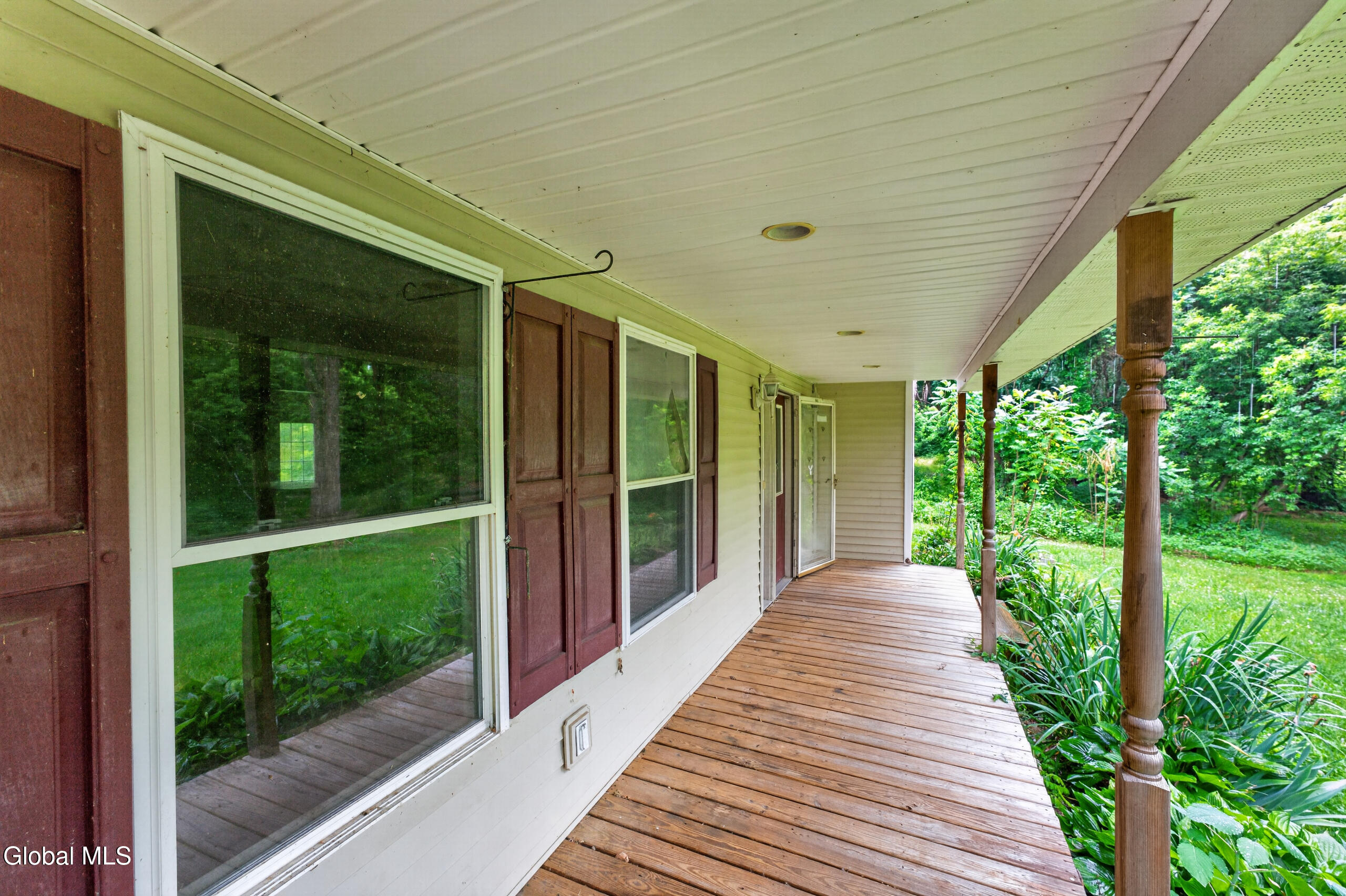 888 River Road