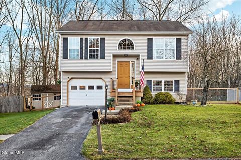 Photo of 25 Morgan's Run, Schuylerville, NY 12871 (MLS # 202530406)