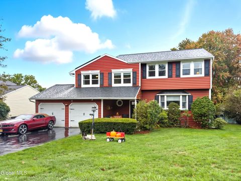 Photo of 28 Glenmore Drive, Schenectady, NY 12309 (MLS # 202528118)