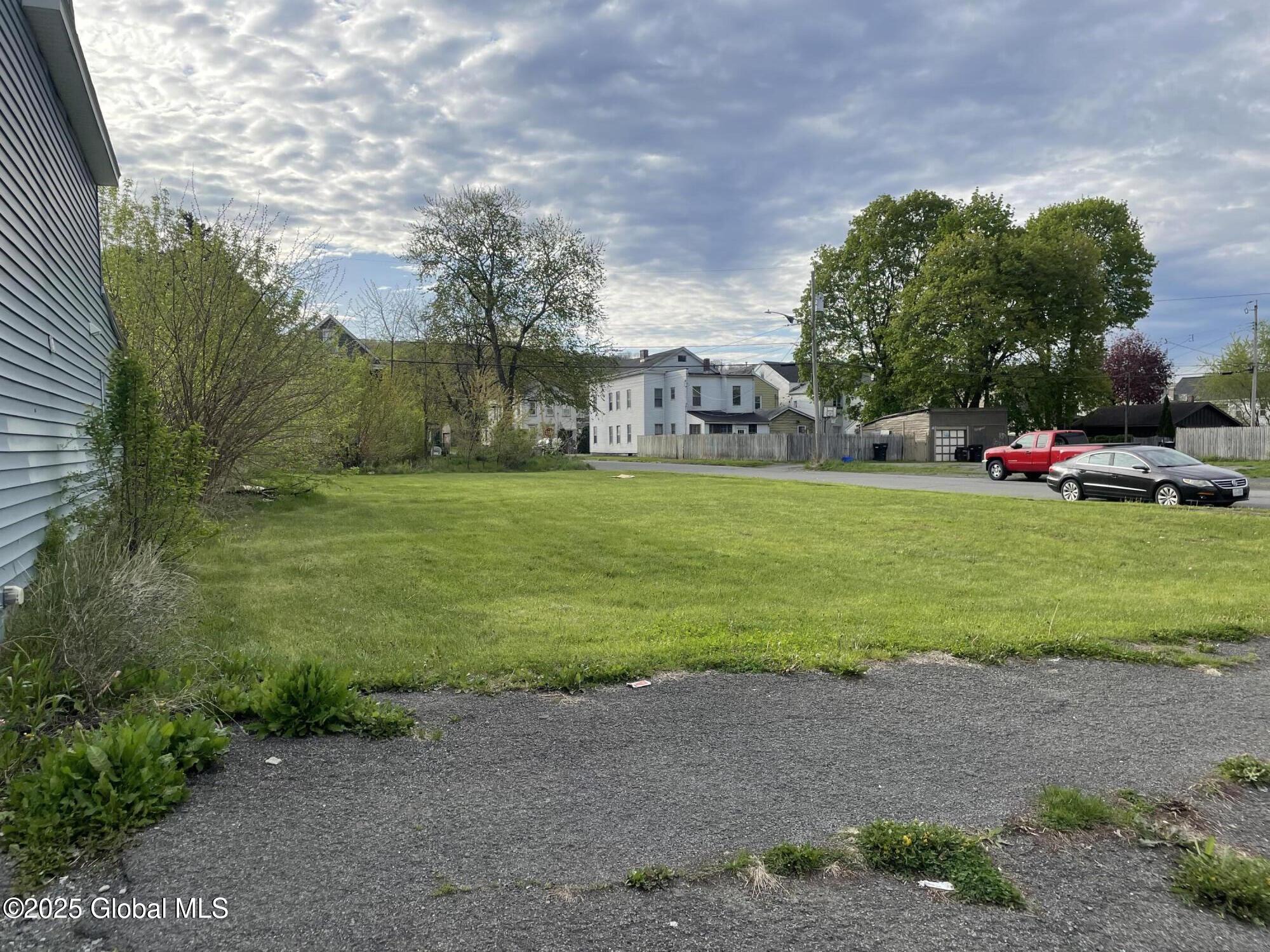 698 2nd Avenue, Troy, New York image 1