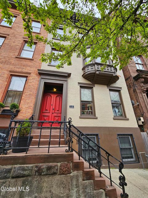 Apartment For Rent - 15 Ten Broeck Street #2<br/> Albany, NY 12210