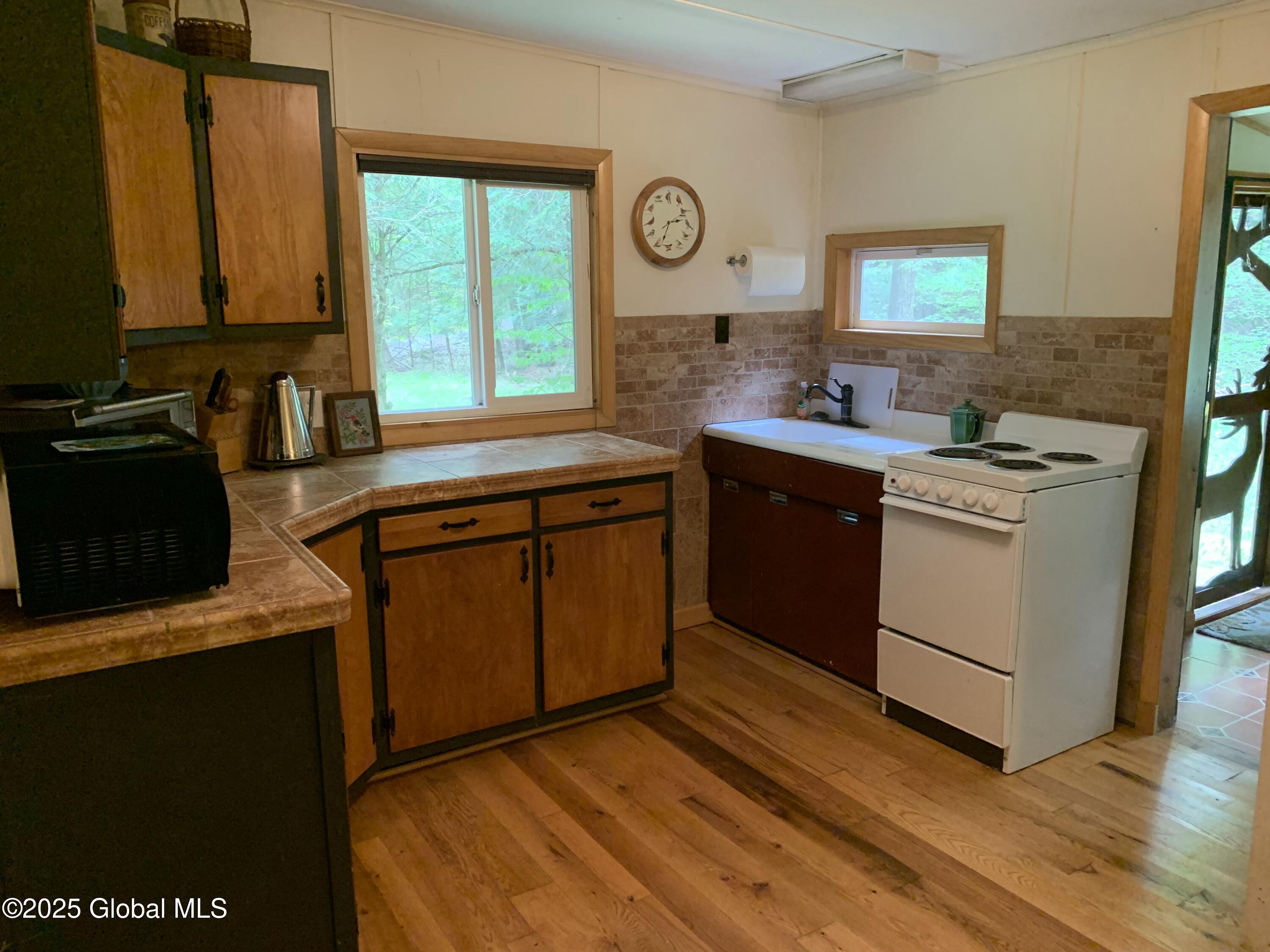 847 Lake Avenue, Lake Luzerne, New York image 14
