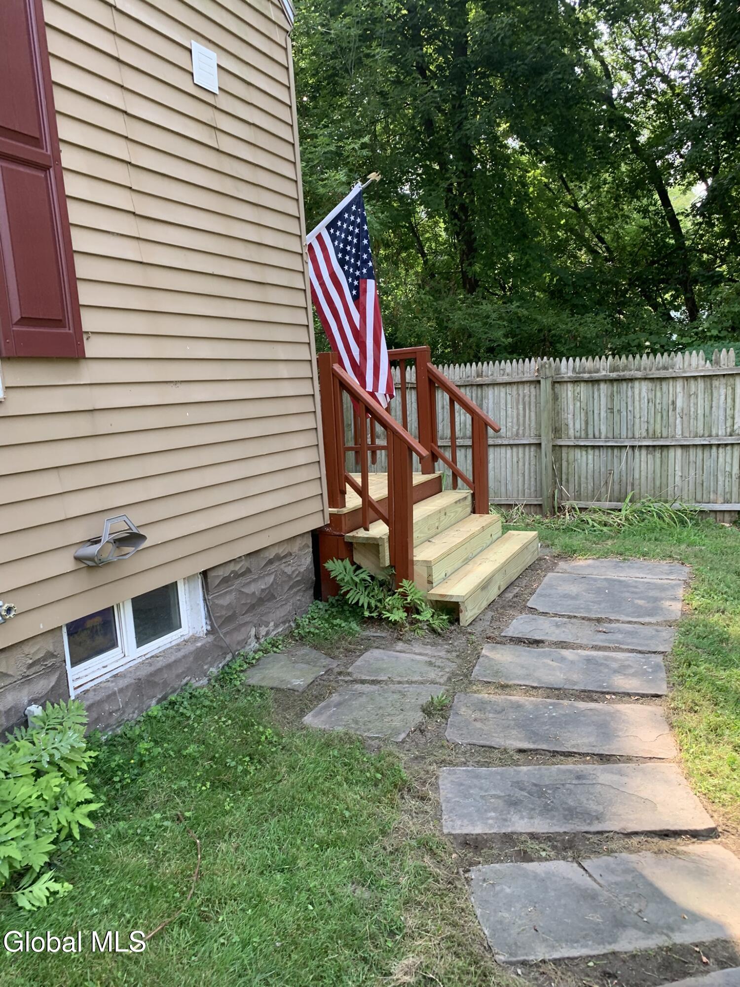 3 Livingston Avenue