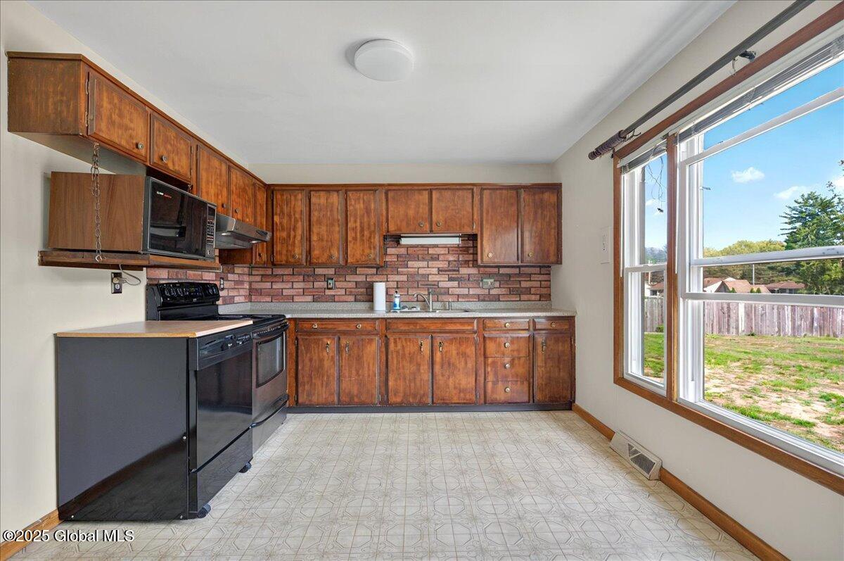 60 Edmund Drive, Ballston Spa, New York image 14