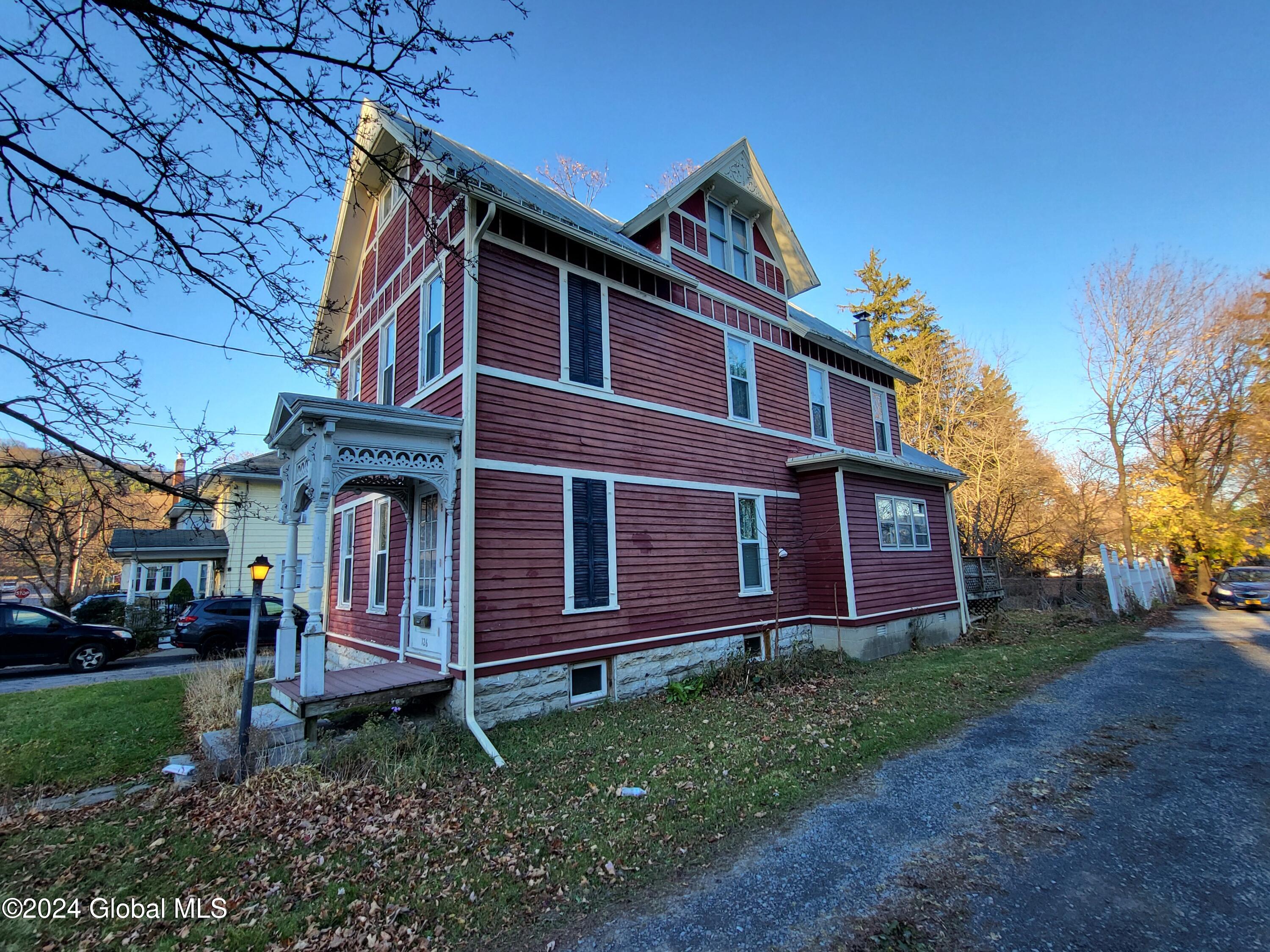 126 Washington Avenue, Cobleskill, New York image 2