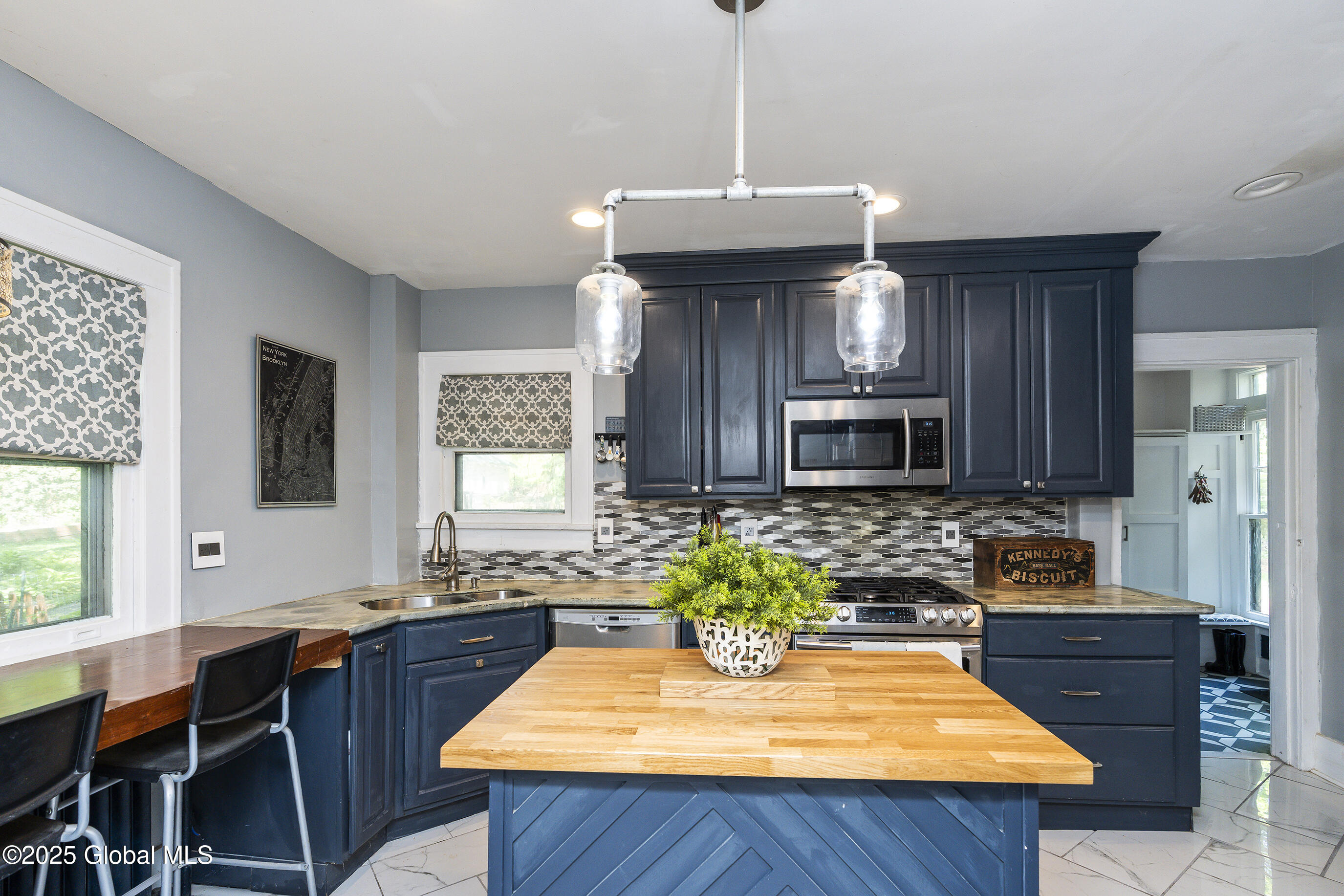 126 Maple Avenue, Troy, New York image 20