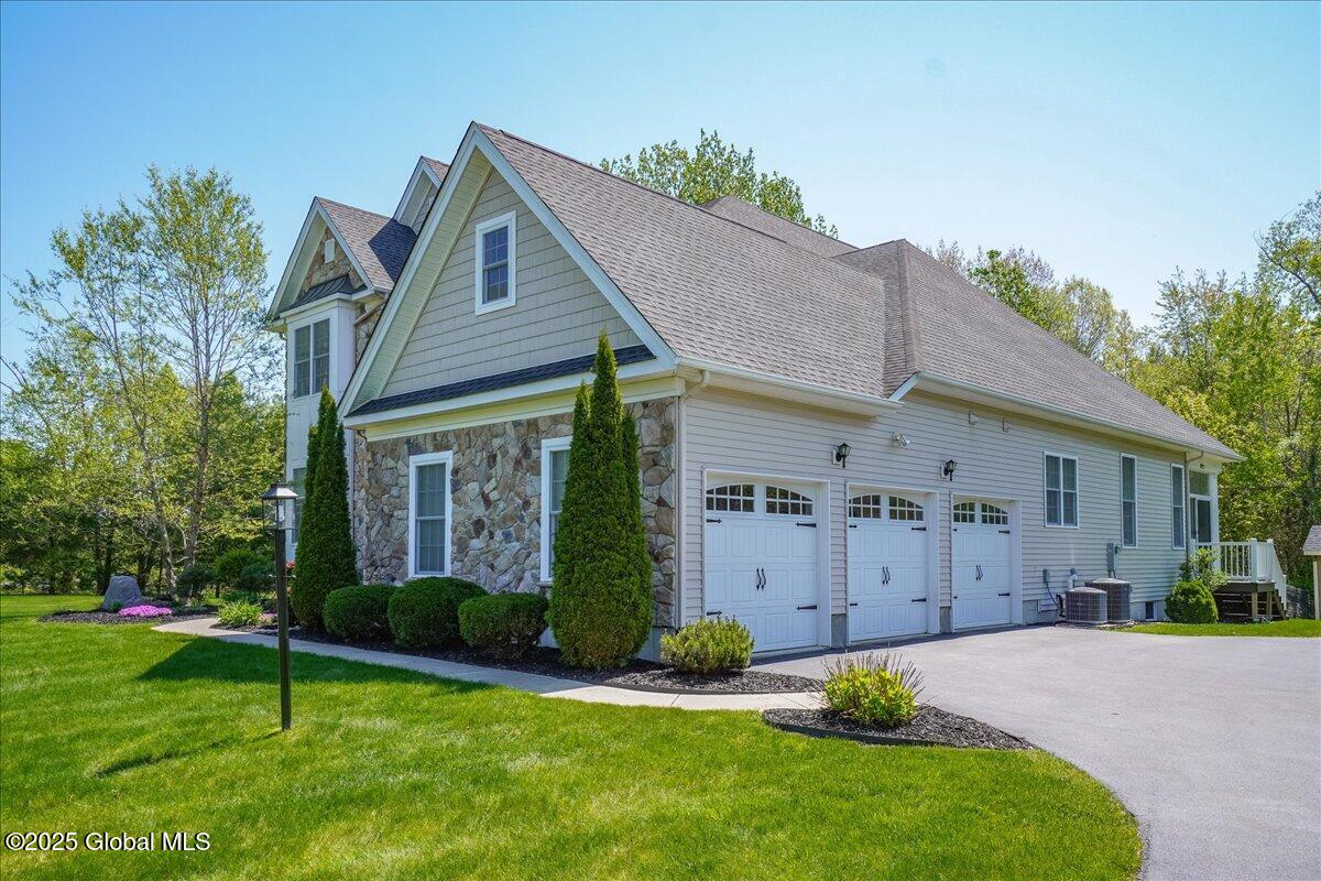 71 Stone Crest Drive, Mechanicville, New York image 4